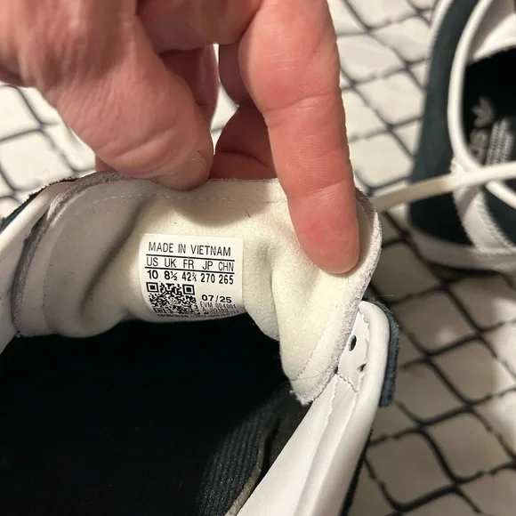 Men’s Black & White Adidas Tokyo Shoes - M10 - Picture 4 of 4